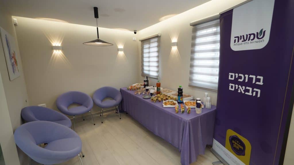 בר עשיר באירוע קביעת מזוזה בדירה החדשה בבני ברק